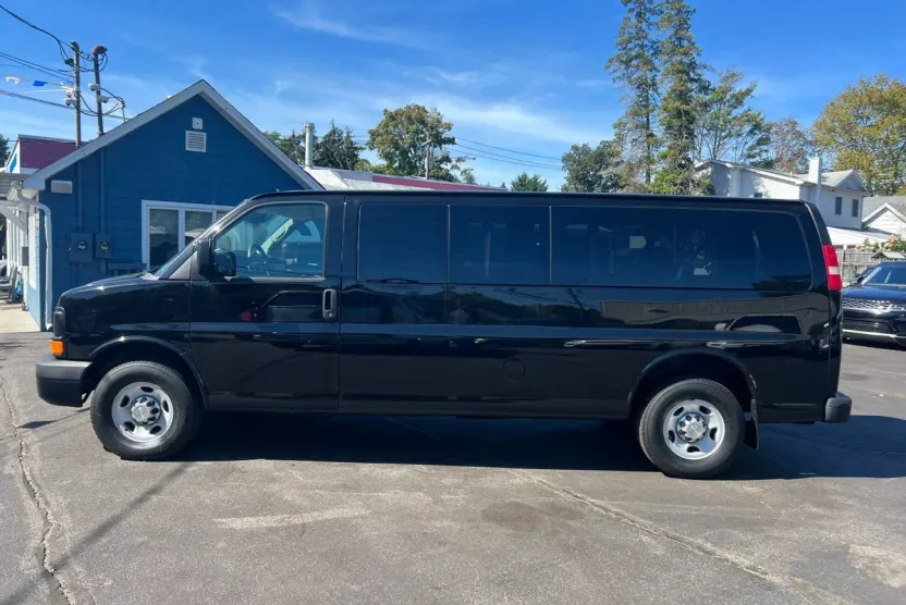 2013 Chevrolet Express 3500 Passenger LS Van photo 1