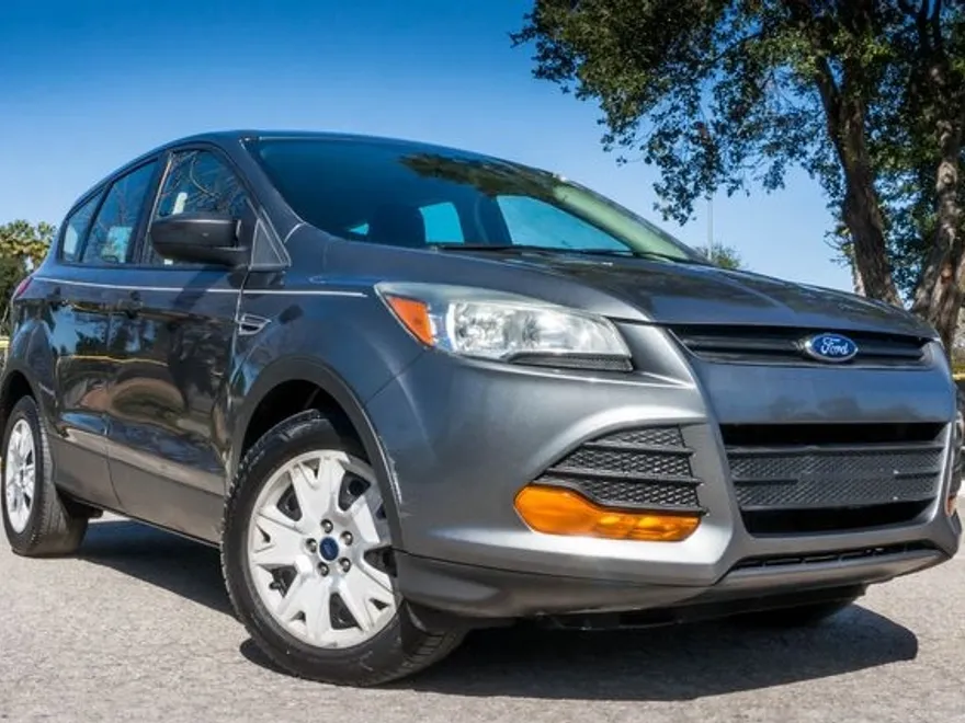 2014 Ford Escape S photo 1