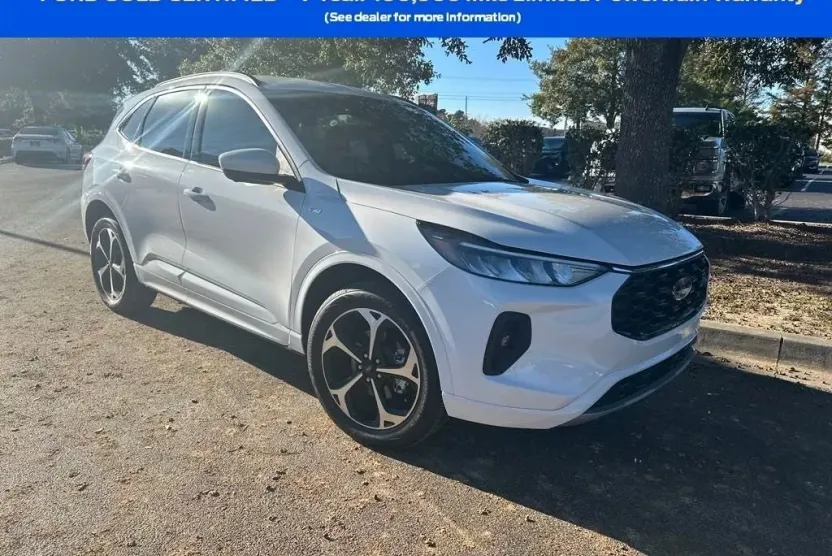 2023 Ford Escape ST-Line Select photo 1