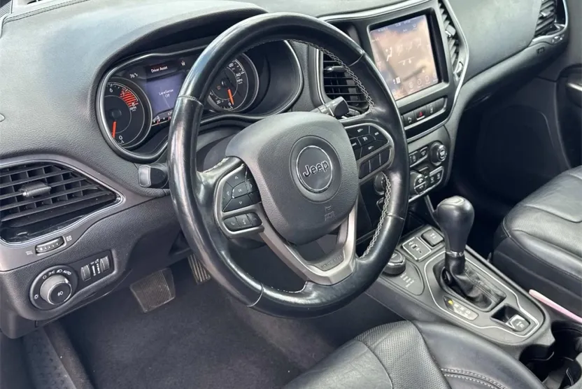 2021 Jeep Cherokee Latitude Lux photo 1