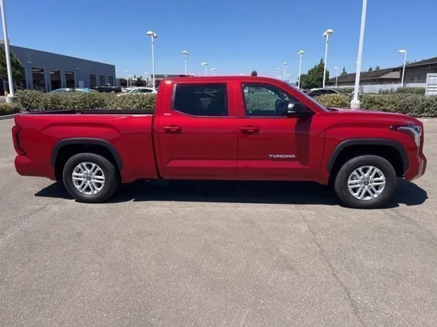 2022 Toyota Tundra SR5 photo 1