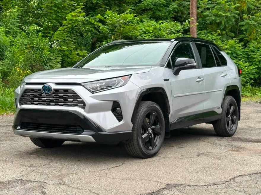 2020 Toyota RAV4 Hybrid XSE photo 1