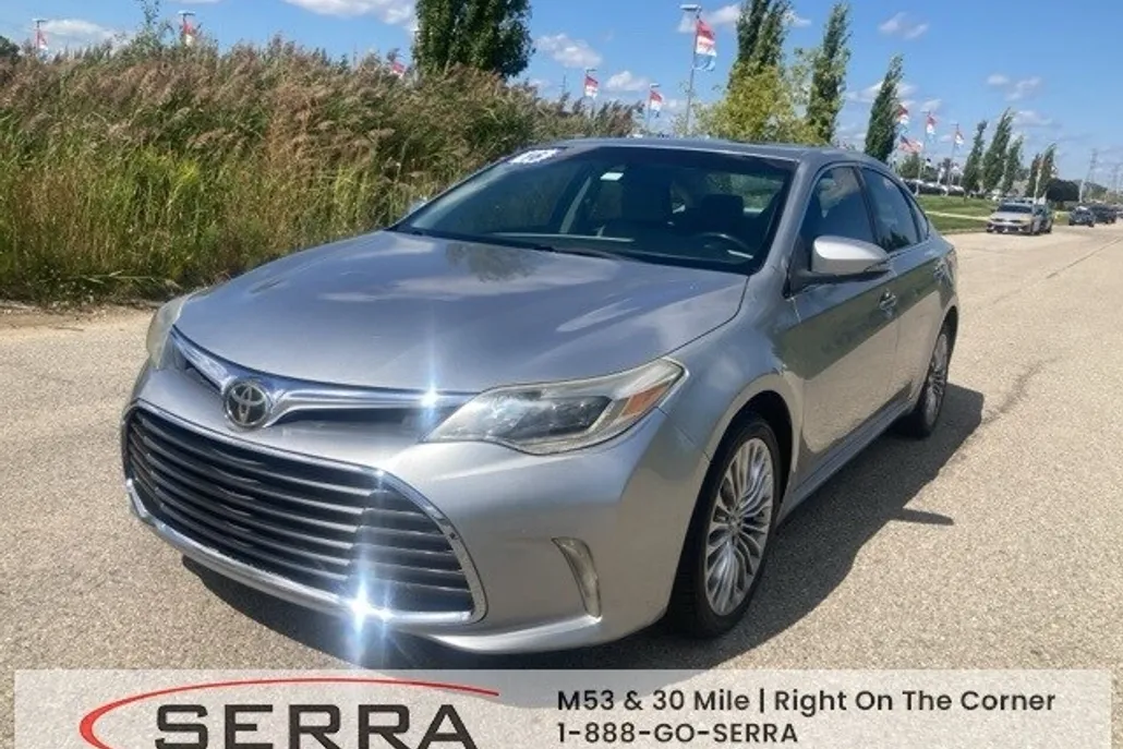 2016 Toyota Avalon Limited photo 1