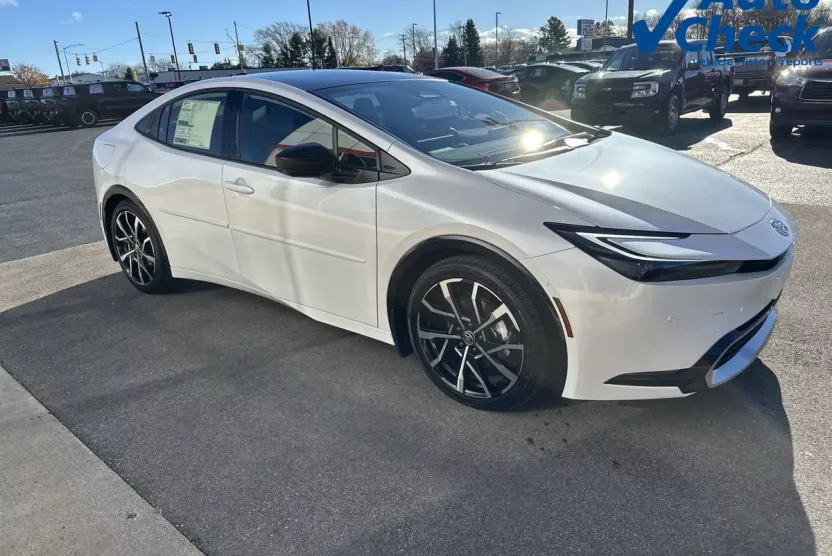 2024 Toyota Prius Prime XSE Premium photo 1