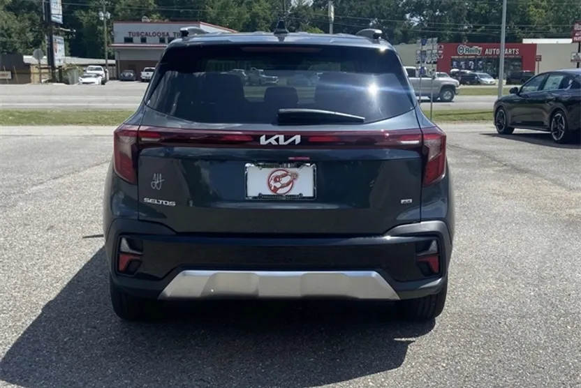 2025 Kia Seltos EX photo 1
