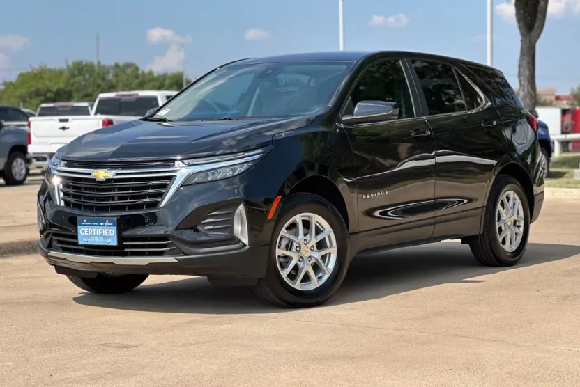 2024 Chevrolet Equinox LT photo 1