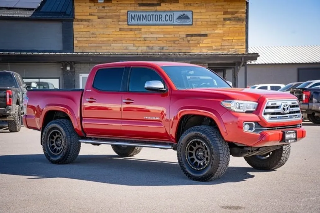 2017 Toyota Tacoma Limited photo 1
