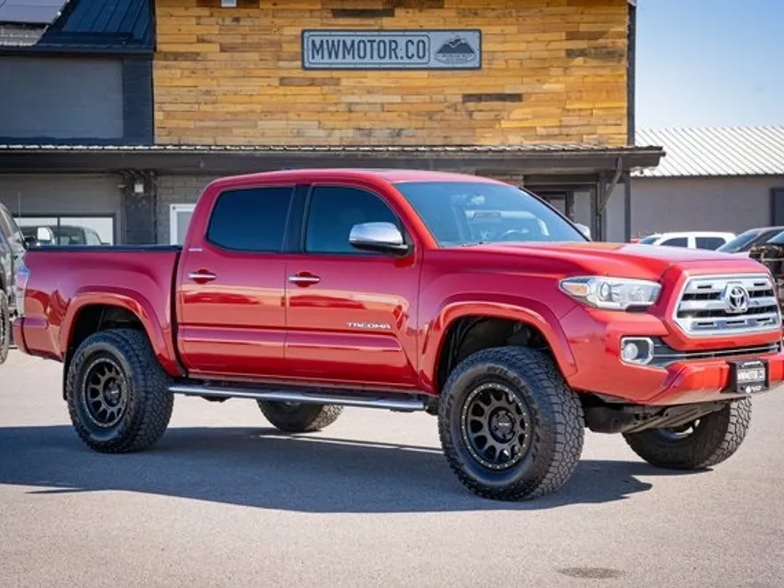 2017 Toyota Tacoma Limited photo 1