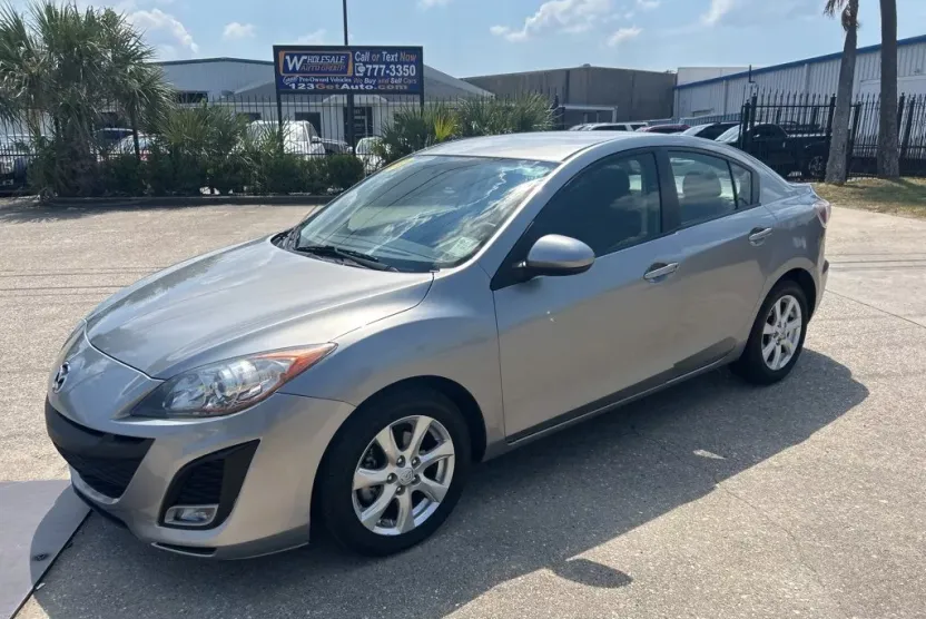 2010 Mazda Mazda3 Touring photo 1
