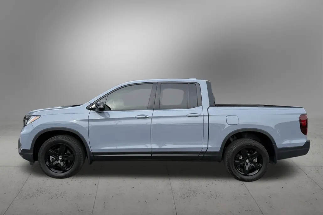 2022 Honda Ridgeline Black Edition photo 1