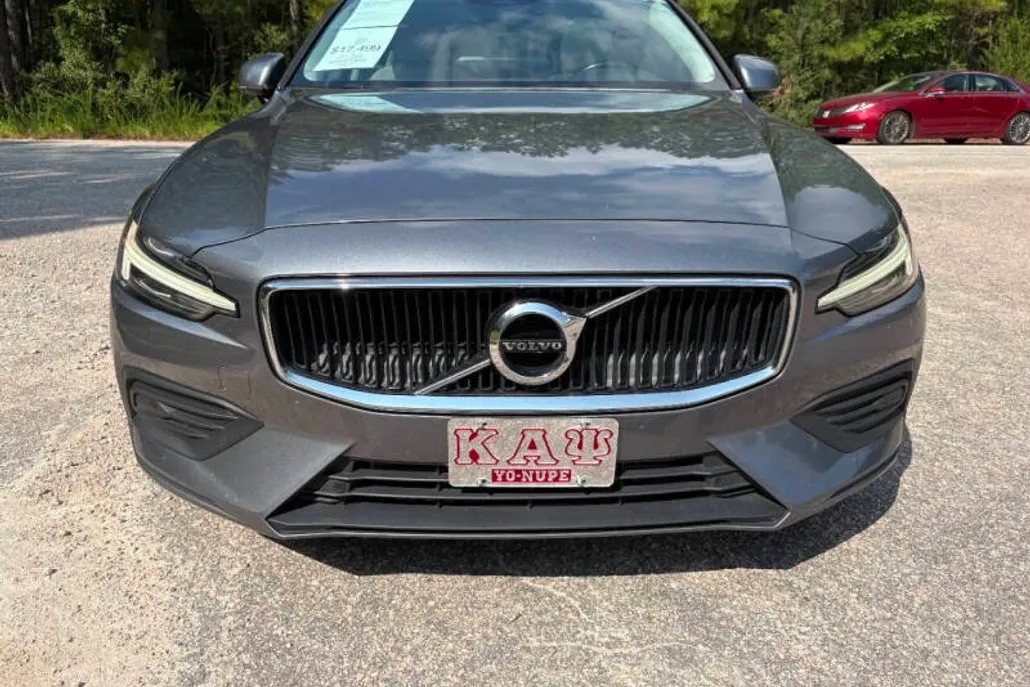 2020 Volvo S60 T5 Momentum photo 1