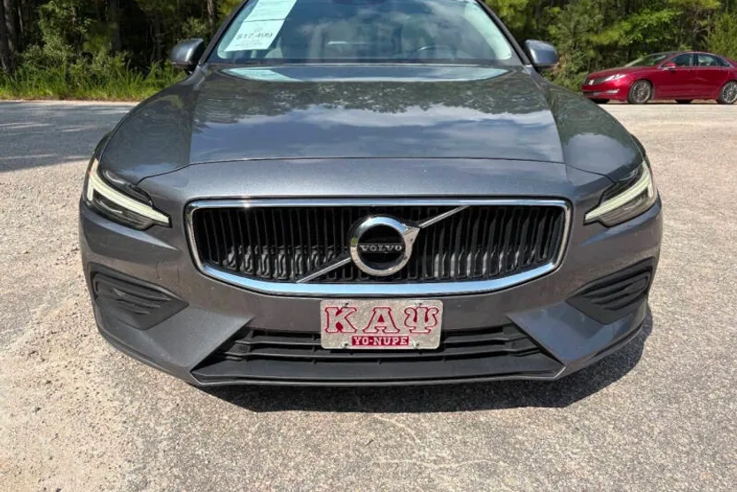 2020 Volvo S60 T5 Momentum photo 1