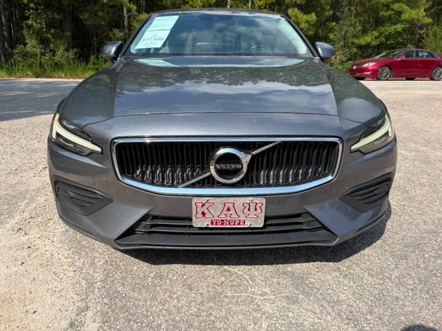 2020 Volvo S60 T5 Momentum photo 1