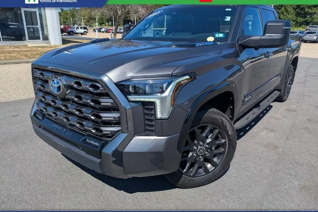 2023 Toyota Tundra Platinum photo 1