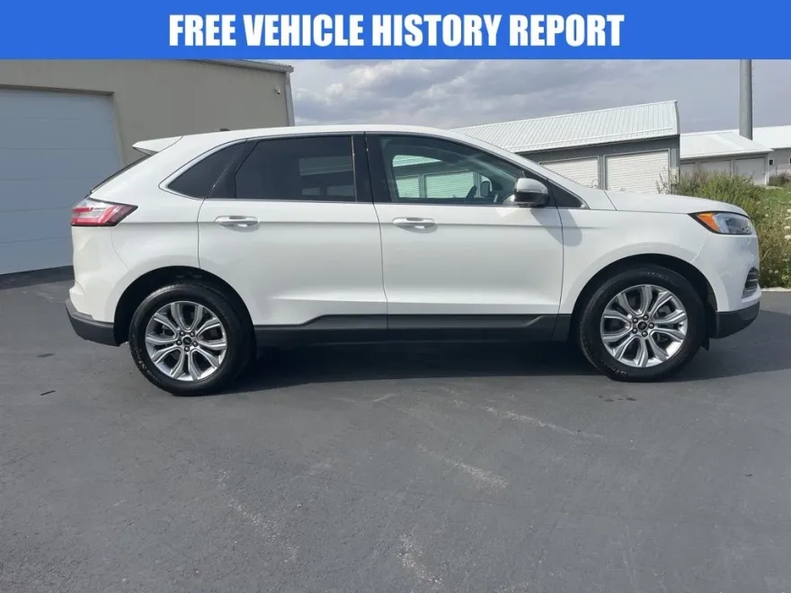 2024 Ford Edge Titanium photo 1