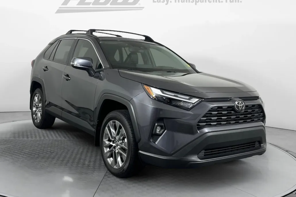 2024 Toyota RAV4 XLE Premium photo 1