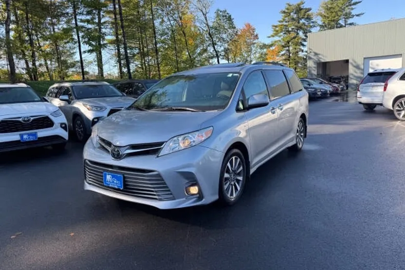 2018 Toyota Sienna XLE Limited Premium photo 1