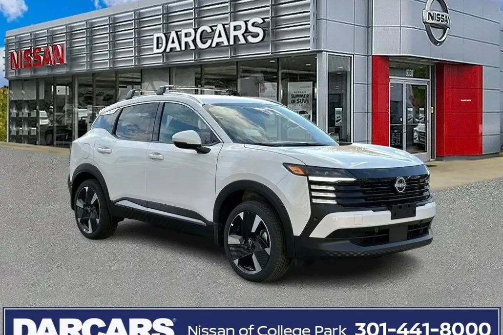 2025 Nissan Kicks SR photo 1