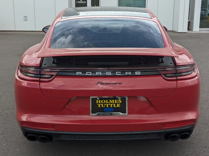 2018 Porsche Panamera Base 4 photo 1