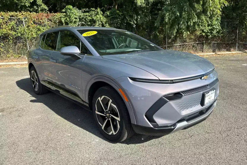 2025 Chevrolet Equinox EV 1LT photo 1