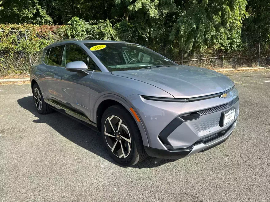 2025 Chevrolet Equinox EV 1LT photo 1