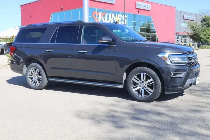 2023 Ford Expedition MAX Limited photo 1