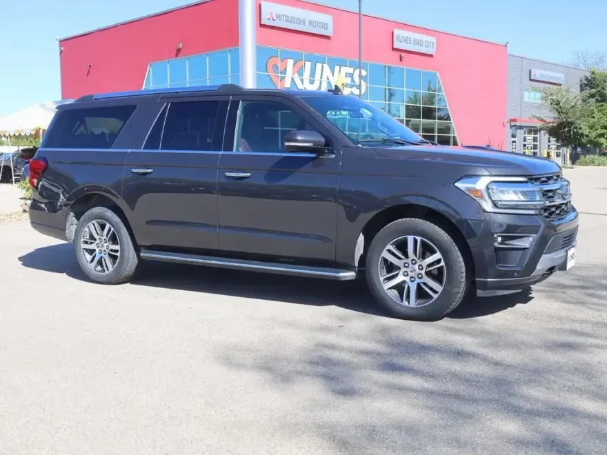 2023 Ford Expedition MAX Limited photo 1