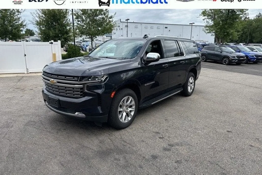 2023 Chevrolet Suburban Premier photo 1