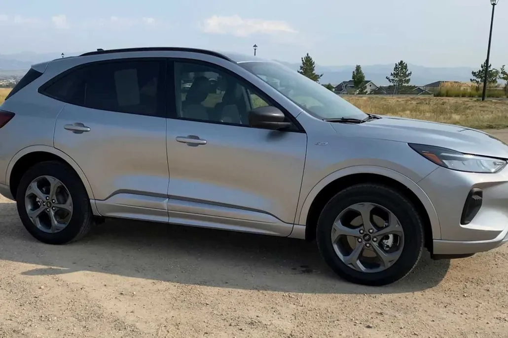 2024 Ford Escape ST-Line photo 1