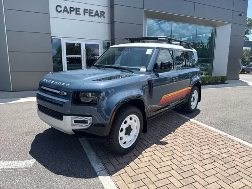 2025 Land Rover Defender 110 S photo 1