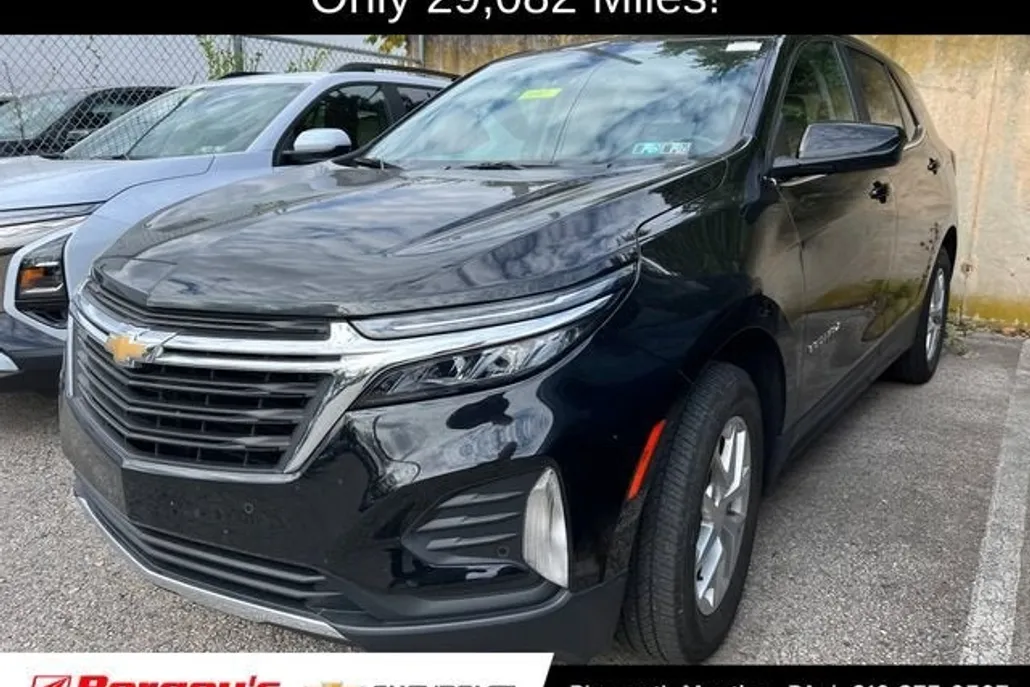 2022 Chevrolet Equinox LT photo 1