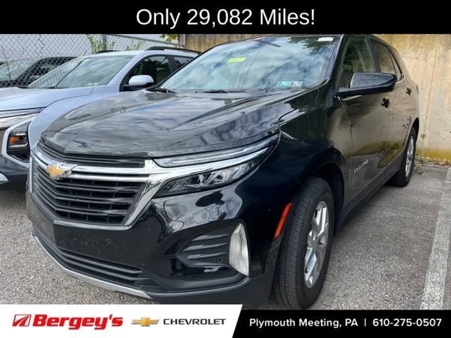 2022 Chevrolet Equinox LT photo 1