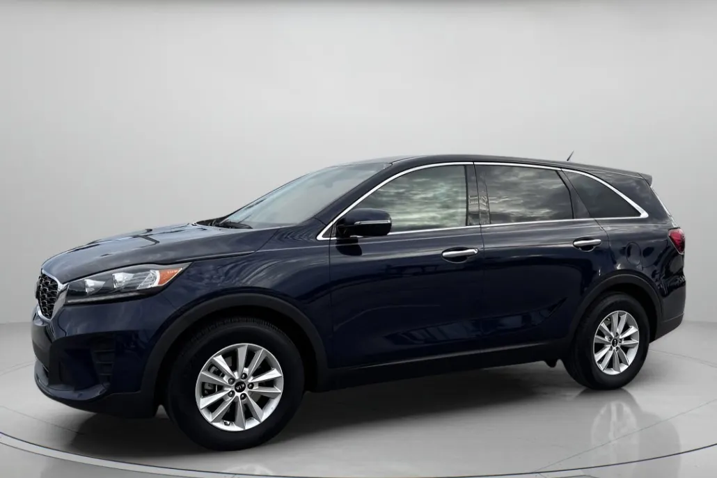 2020 Kia Sorento LX photo 1