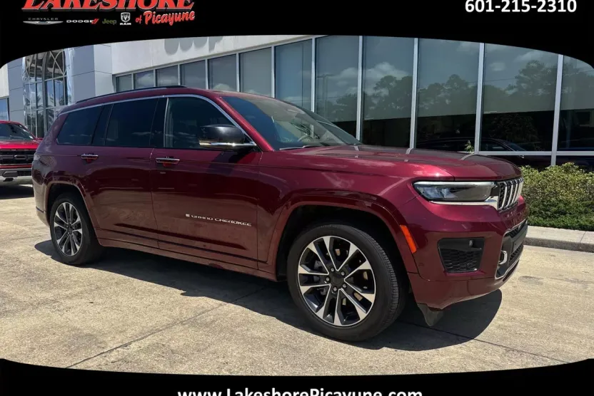 2023 Jeep Grand Cherokee Overland photo 1