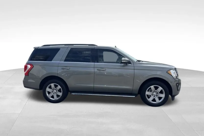 2019 Ford Expedition XLT photo 1