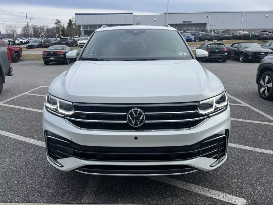 2024 Volkswagen Tiguan SEL R-Line Black photo 1
