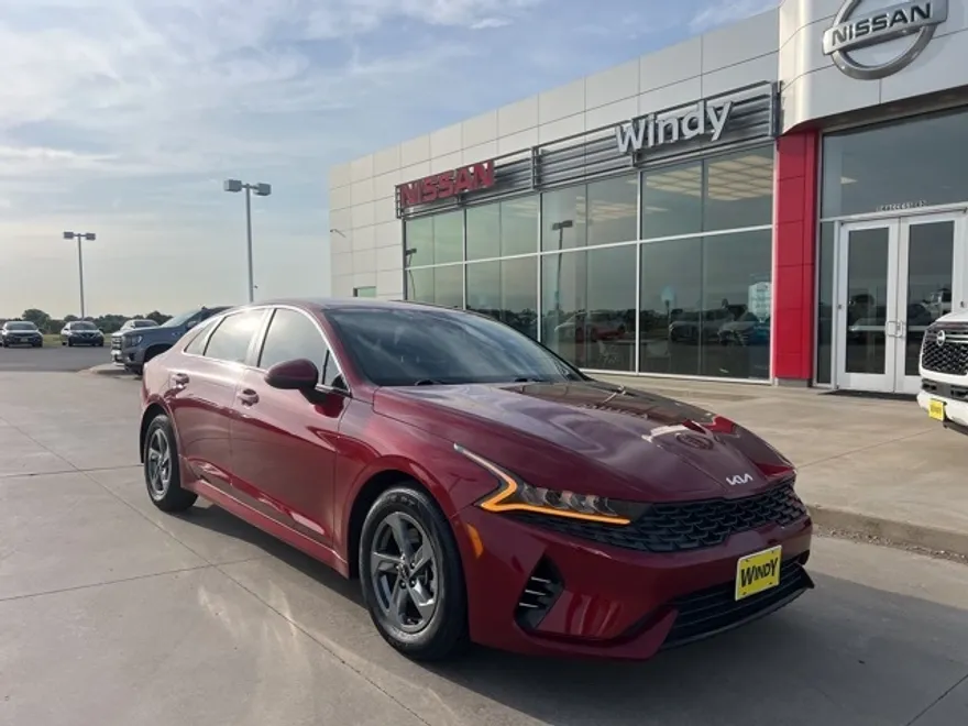 2022 Kia K5 LXS photo 1