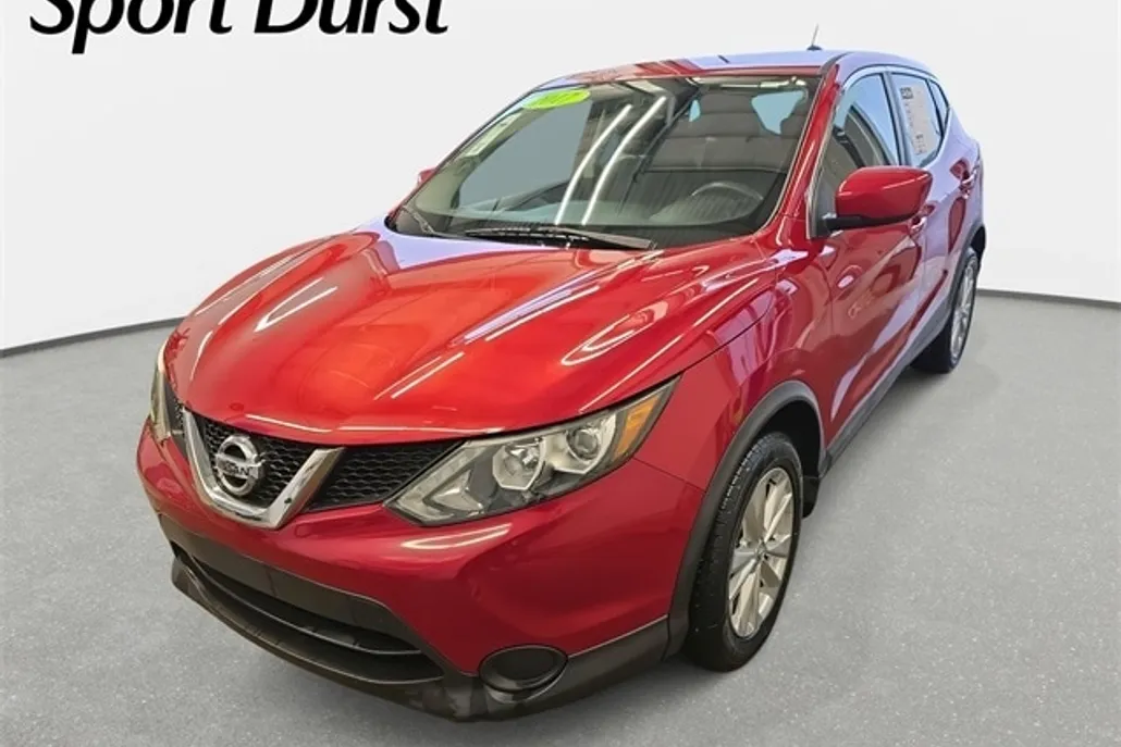 2017 Nissan Rogue Sport S photo 1