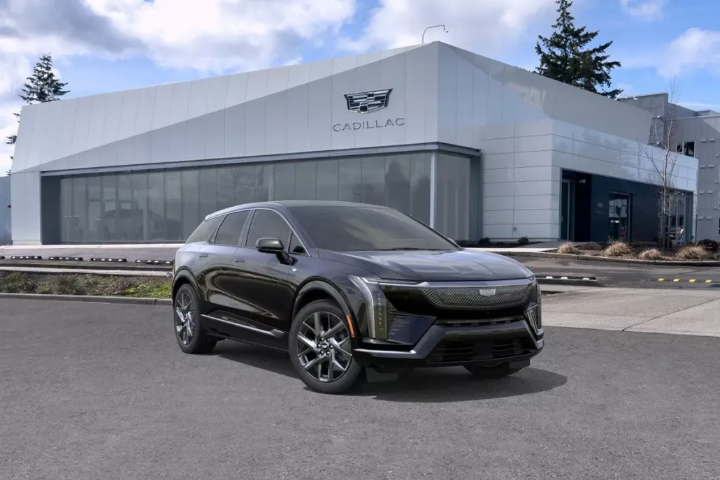 2025 Cadillac Optiq Luxury photo 1
