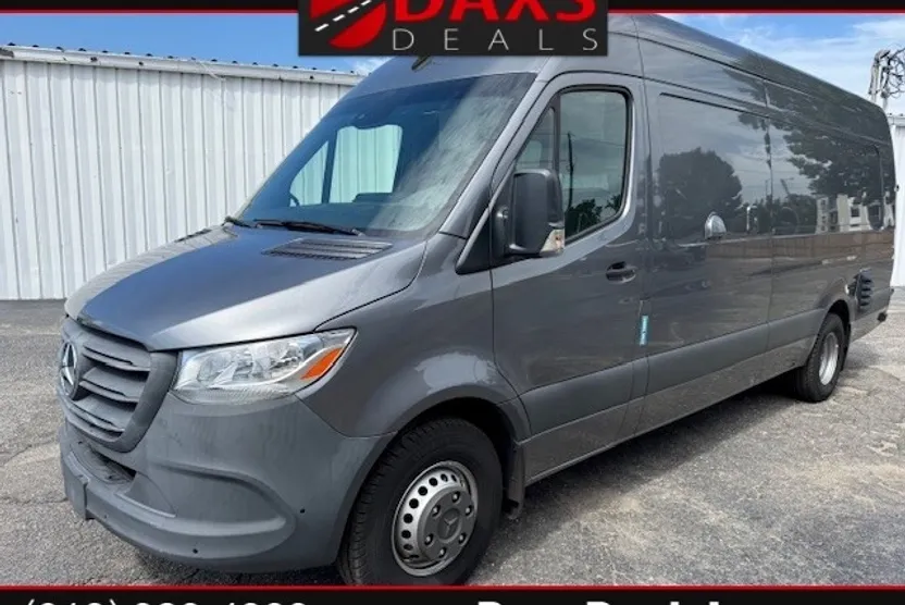 2022 Mercedes Benz Sprinter 4500 photo 1