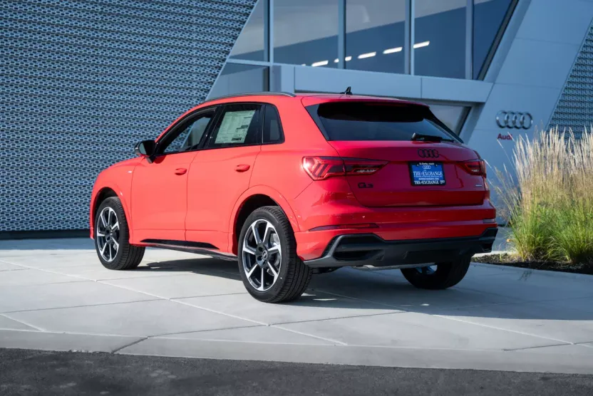 2025 Audi Q3 S line Premium Plus photo 1