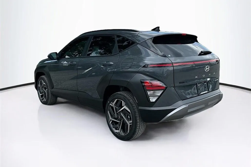 2026 Hyundai Kona SEL photo 1