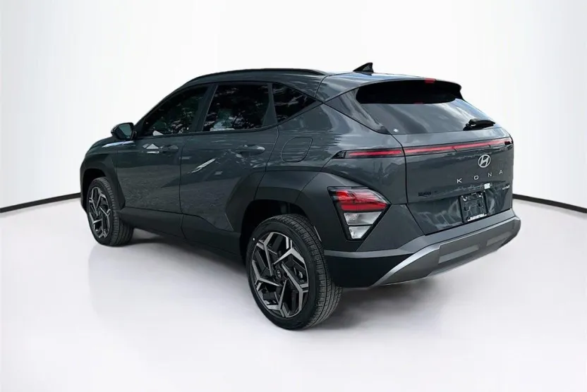 2026 Hyundai Kona SEL photo 1
