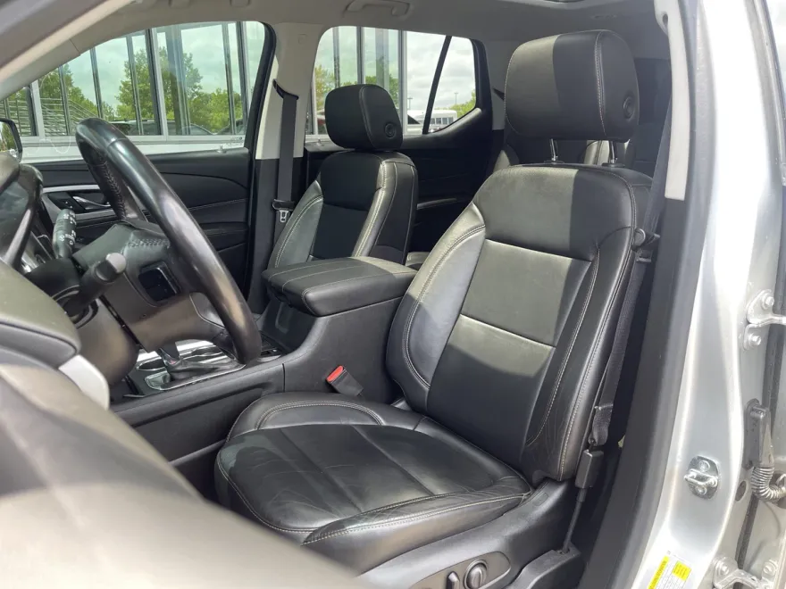 2020 Chevrolet Traverse photo 1