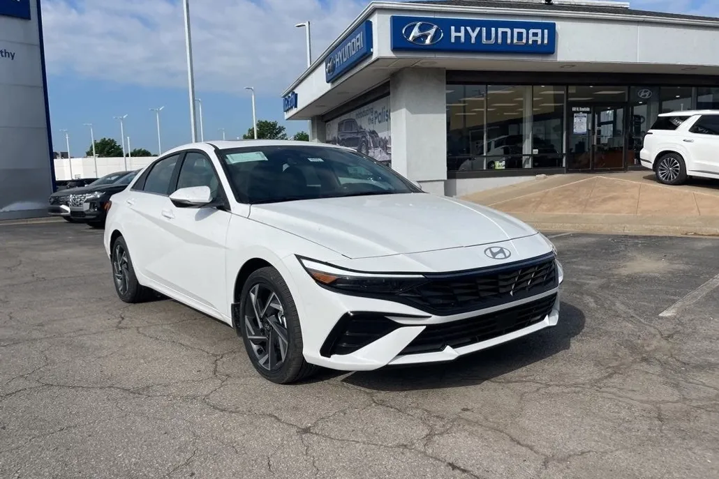 2025 Hyundai Elantra Hybrid Limited photo 1