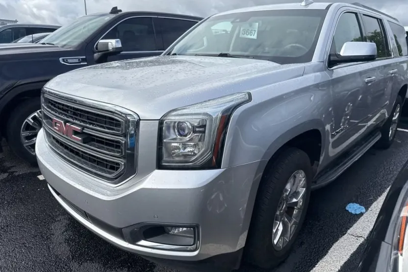 2017 Gmc Yukon XL SLT photo 1