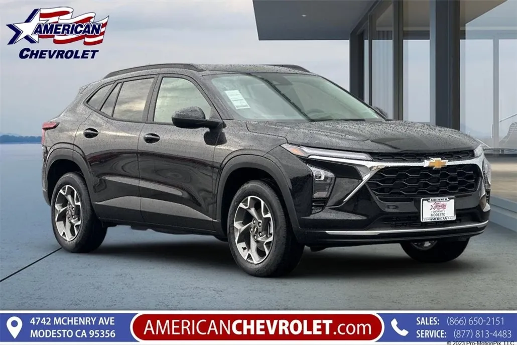 2025 Chevrolet Trax LT photo 1