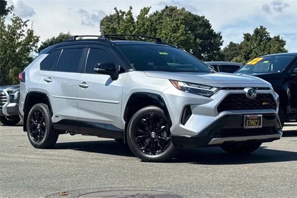 2022 Toyota RAV4 Hybrid XSE photo 1