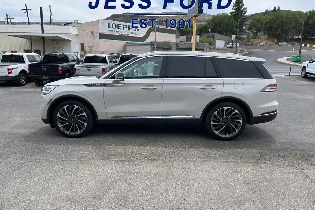 2023 Lincoln Aviator Reserve photo 1