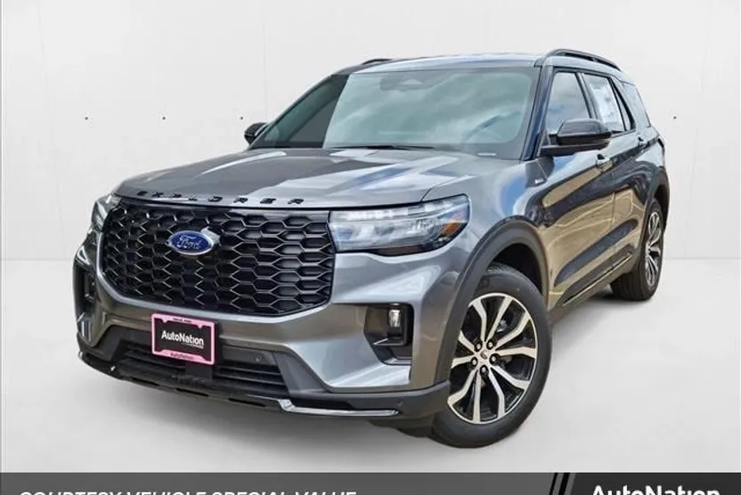 2025 Ford Explorer ST-Line photo 1